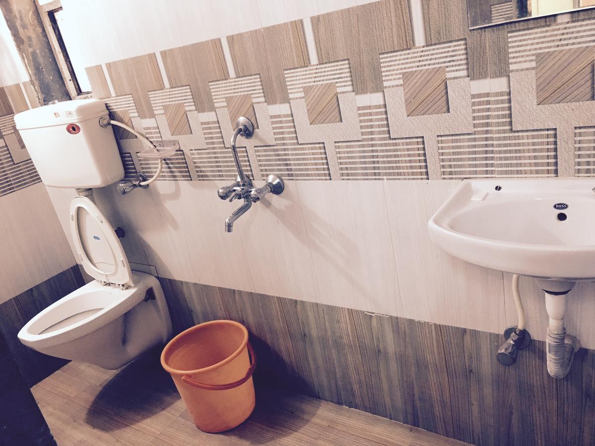 Hotel Madhumalti Матеран Екстериор снимка